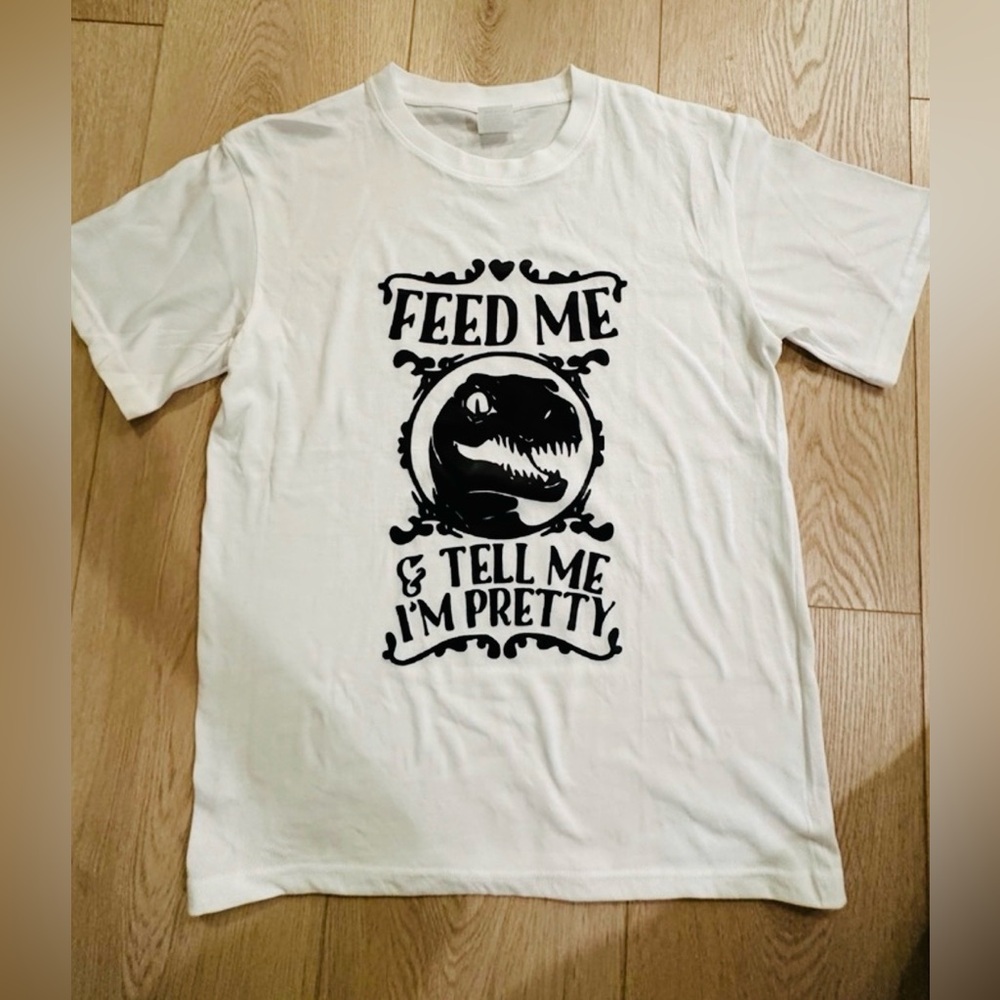 NWT White Graphic Cotton Tee with Funny Dinosaur Print 🦖😆